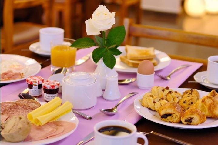 Galaxy City Center Hotel Патра Екстериор снимка